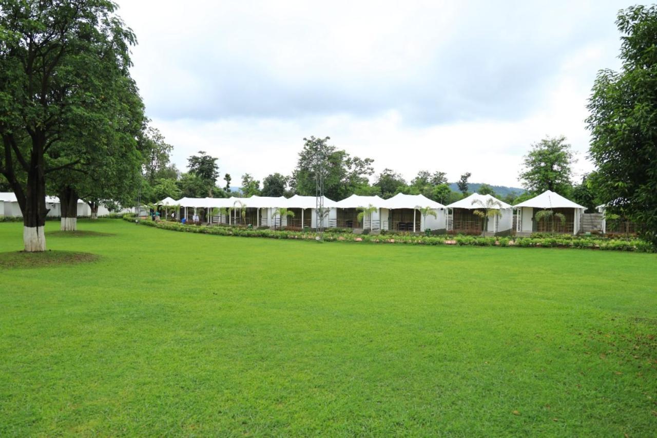 White Feather Resort Kauncha Silvassa Exterior foto