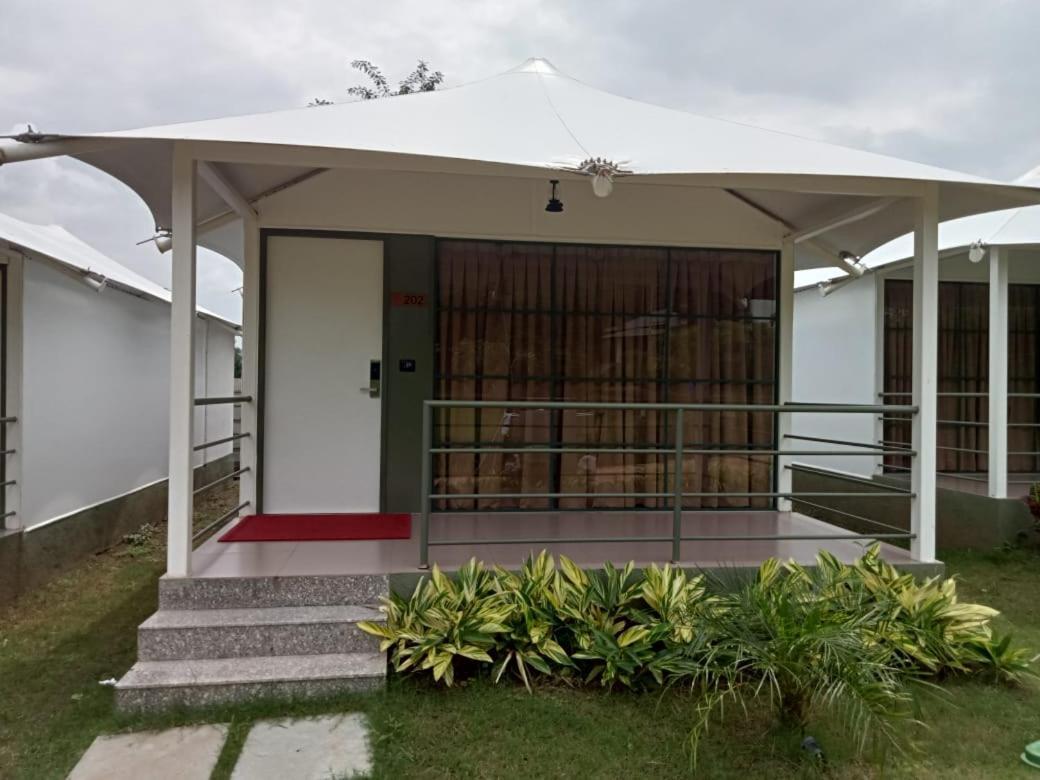 White Feather Resort Kauncha Silvassa Exterior foto